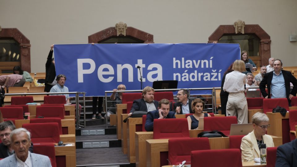 Praha schvaluje Pentě posunutí nádraží Florenc. Přestože dopravní studie není hotová